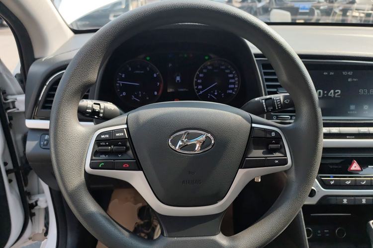 Used Hyundai Elantra (6th Generation / Lingdong) 2016 1.6L Automatic ZhiXuan – Elite Version Steering Wheel