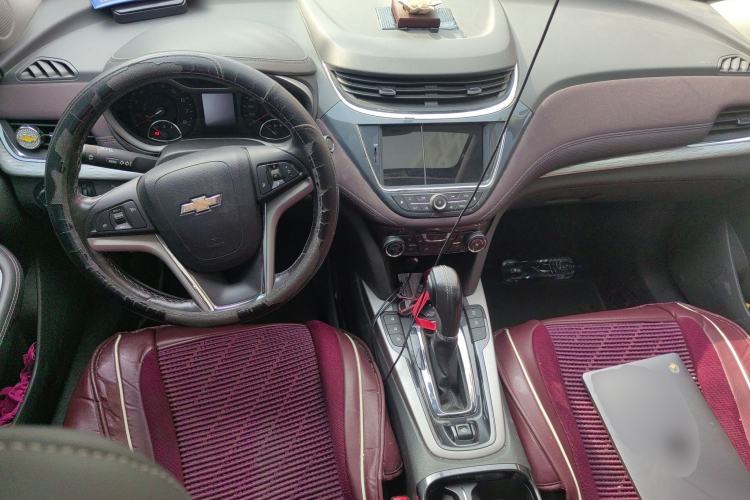 Used Chevrolet Malibu 2017 1.5T Automatic Luxury Edition Center Console