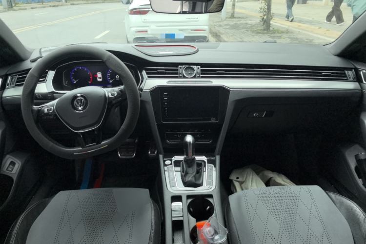 Used Volkswagen FAW-Volkswagen CC 2020 330TSI Glamour Edition China VI Standard Center Console