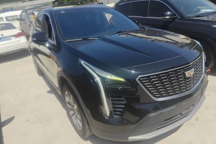 Used Cadillac XT4 2020 28T Two-Wheel-Drive Leading Version Front Right 45 Deg