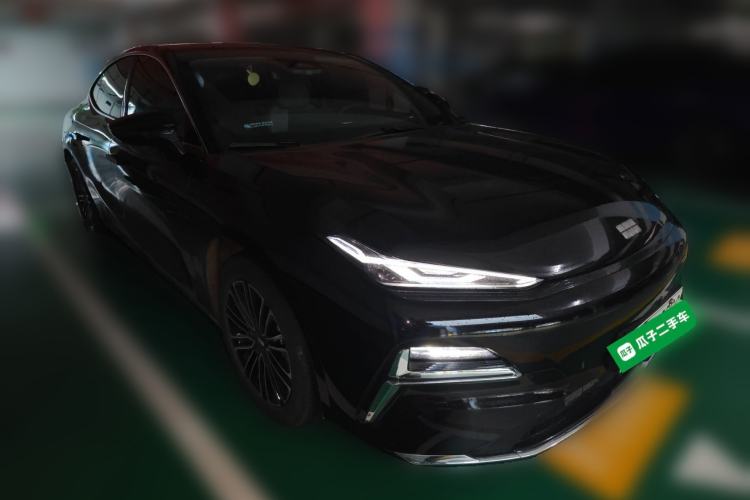 Used Geely Galaxy 8 2025 130km EM-i Prestige Edition Front Right 45 Deg