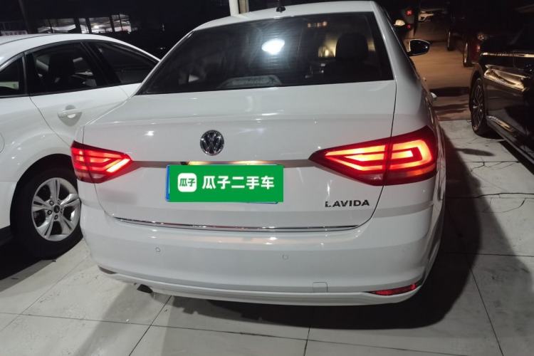 Used Volkswagen Lavida 2017 1.6L Automatic Comfort Edition
