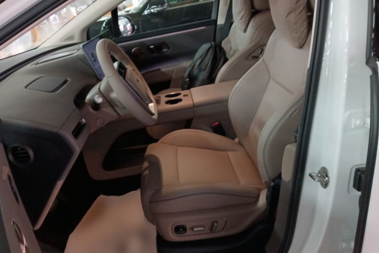 Used Li Auto Li Auto i8 2025 Model Standard Version
