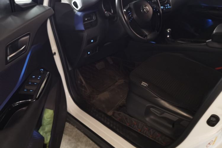 Used Toyota C-HR 2018 2.0L Luxury Edition China V Standard Driver Seat