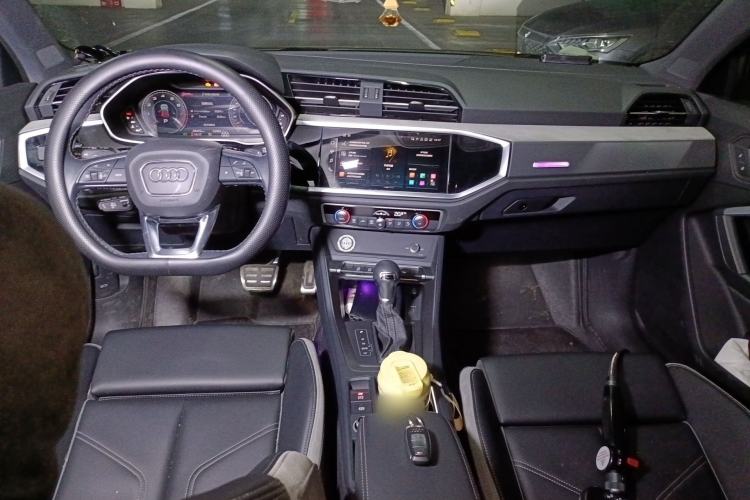 Used Audi Q3 2024 35 TFSI Fashion Dynamic Edition Center Console