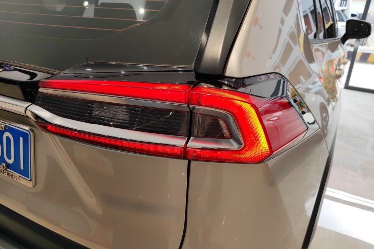 Used Toyota Wildlander 2024 2.0L CVT Two-Wheel Drive Leading Edition
