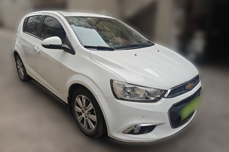 Used Chevrolet Aveo Sonic 2014 Hatchback 1.6 SX AT Fashion Edition