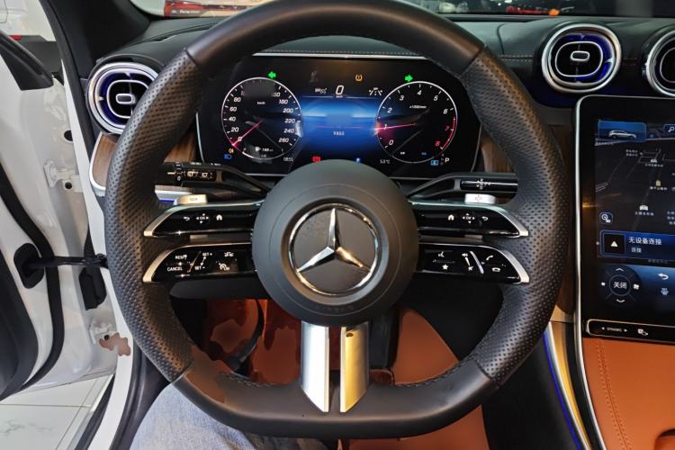 Used Mercedes-Benz GLC 2024 Refreshed GLC 300 L 4MATIC Dynamic Version 5 Seats