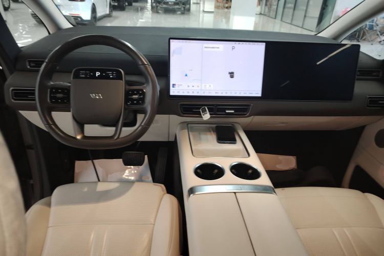 Used Li Auto MEGA 2024 Ultra Model
