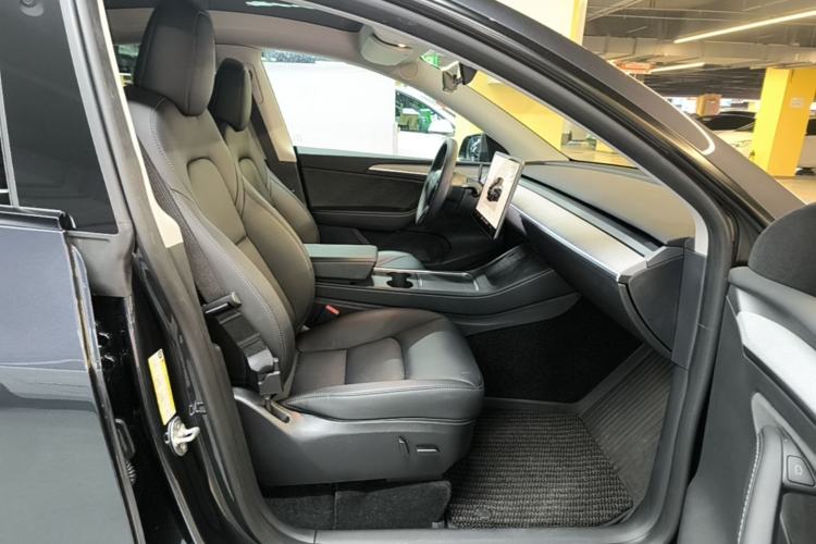 Used Tesla Model Y 2024 Long-Range All-Wheel-Drive Version