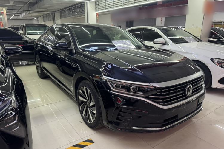 Used Volkswagen Passat 2023 380TSI Flagship Edition Exterior 2