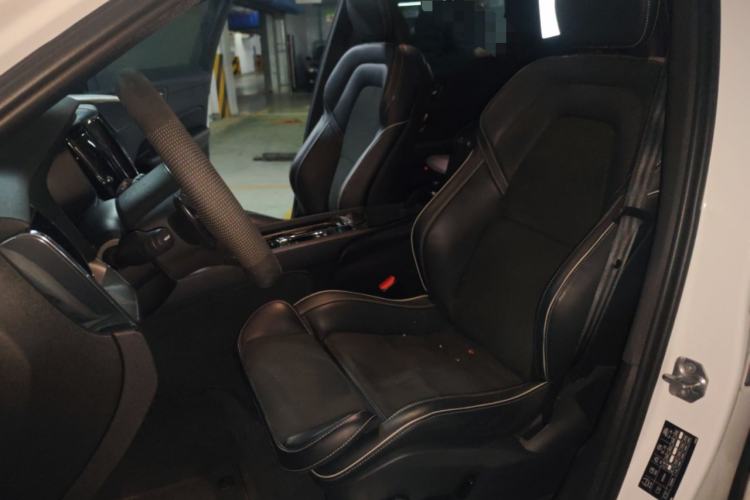 Used Volvo XC60 2019 T5 4x4 Smart & Dynamic Sport Edition China VI Standard
