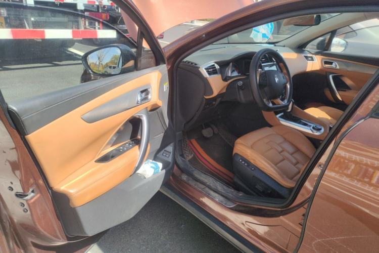 Used DS 6 2014 1.6T Prestige Edition THP160
