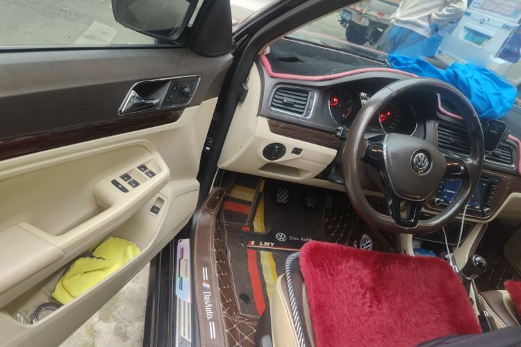 Used Volkswagen Lavida 2015 1.6L Manual Comfort Edition Driver Seat