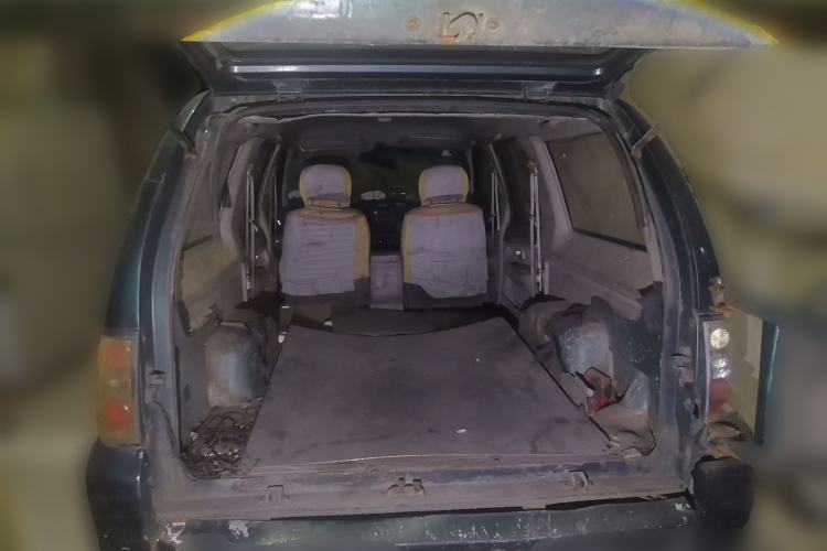 Used Foton Scenic 2010 2.8T Express Classic Short-Wheelbase Low-Roof Version 95 HP Equipped with 4JB1T Engine Trunk