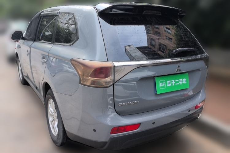 Used Mitsubishi Outlander 2013 2.0L Two-Wheel Drive Sport Navigation Version 5 Seats
