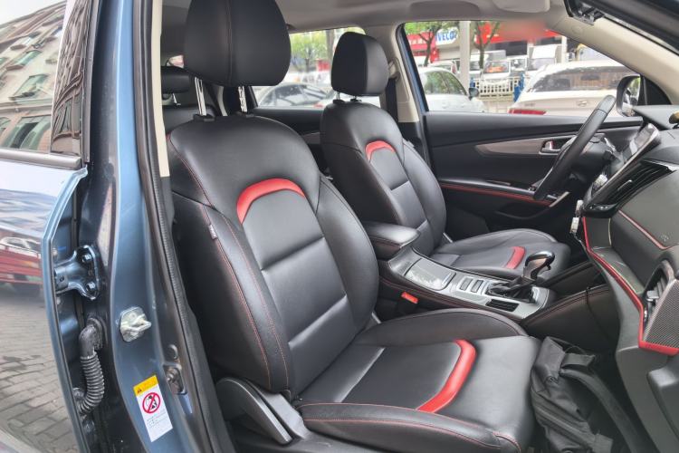 Used CHANGAN CS55 2018 1.5T Automatic Colorful Edition China V Standard Right Front Seat