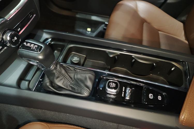 Used Volvo XC60 2021 T5 4x4 Smart Luxury Edition