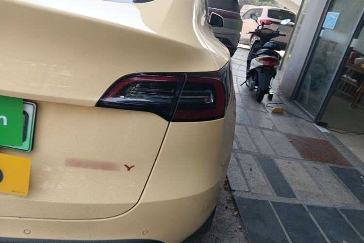 Used Tesla Model Y 2022 Long-Range All-Wheel-Drive Version