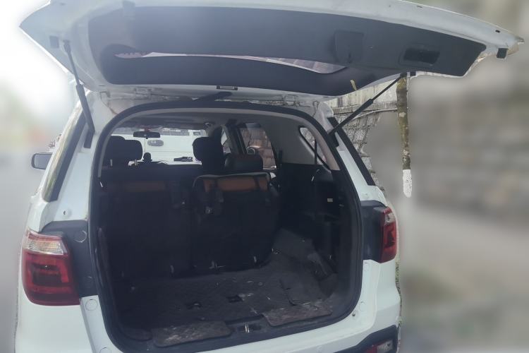 Used CHANGAN OSHAN CX70 2016 1.6L Manual Smart Connect Version Trunk