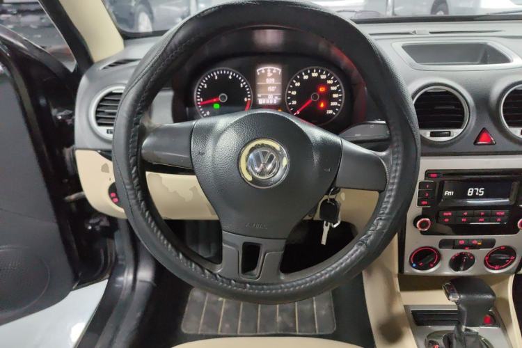 Used Volkswagen Lavida 2011 2.0L Automatic Premium Edition Steering Wheel