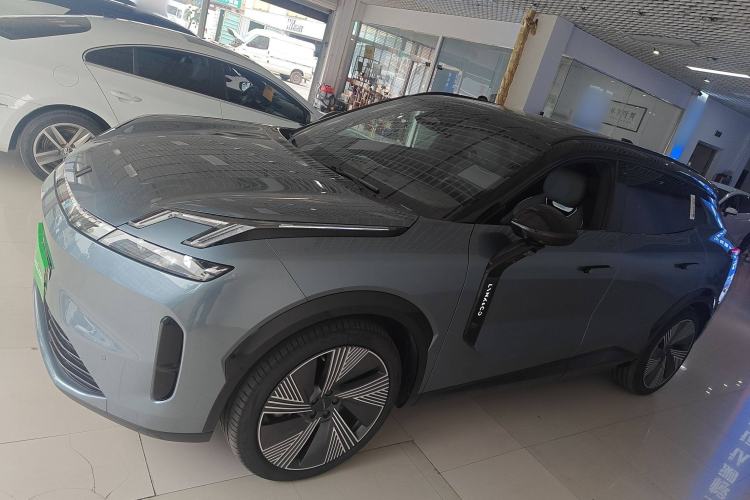 Used Lynk & Co 08 EM-P 2025 220 km All-Wheel-Drive Performance Halo Left Side