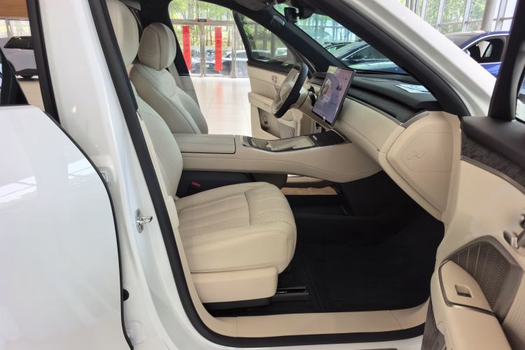 Used ONVO Luxeed L90 2025 Model—Ultra Six-Seater Version