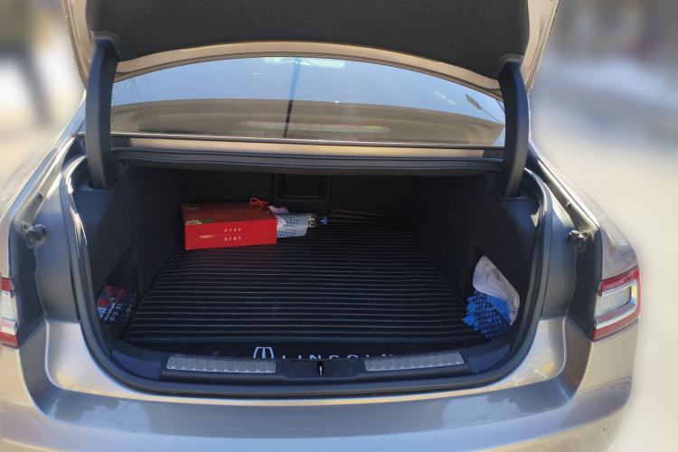 Used Lincoln Continental 2019 2.0T Two-Wheel Drive Prestige Version China VI Standard
