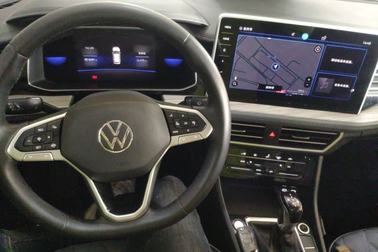 Used Volkswagen Sagitar 2023 280TSI DSG Excellence Edition Center Console