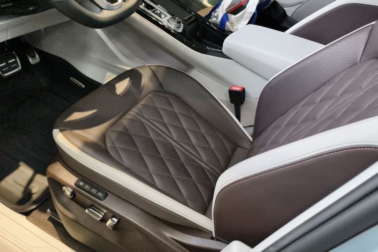 Used Volkswagen Tavendor 2023 380TSI Four-Wheel Drive R-Line Cruise Edition
