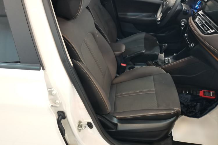 Used CHANGAN Eado DT 2019 1.6L Manual Comfort Model China VI Standard
