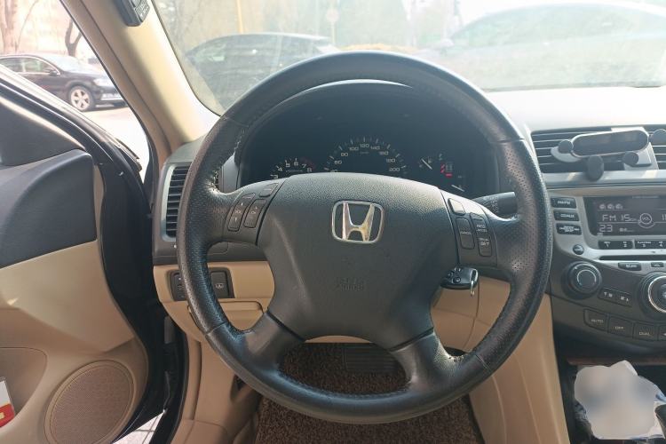 Used Honda Accord 2006 2.4L standard version
