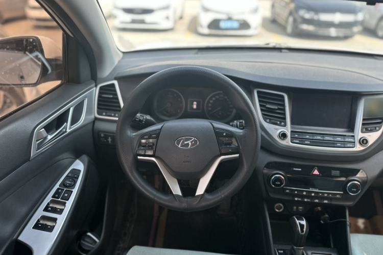 Used Hyundai Tucson 2015 1.6T Dual-Clutch Two-Wheel-Drive Smart Model
