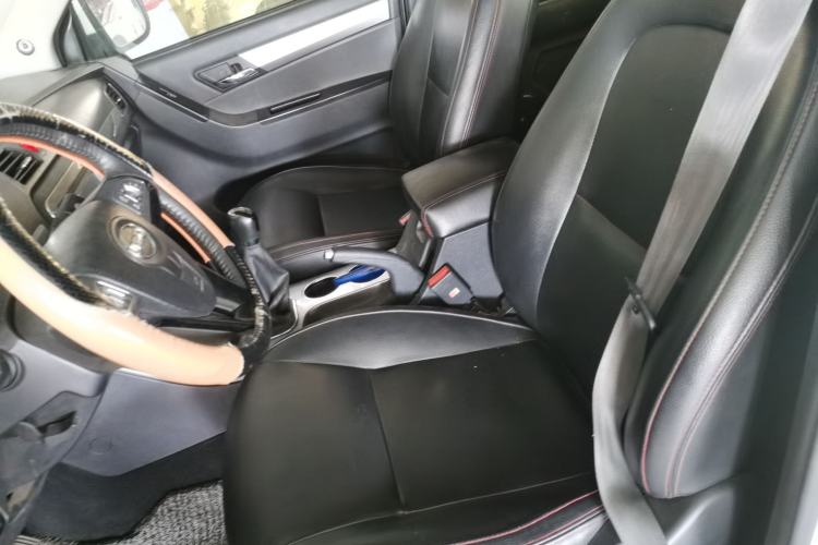 Used JAC Group T6 2016 2.0L Gasoline Entry-Level Long-Wheelbase HFC4GA3-3D Left Front Seat