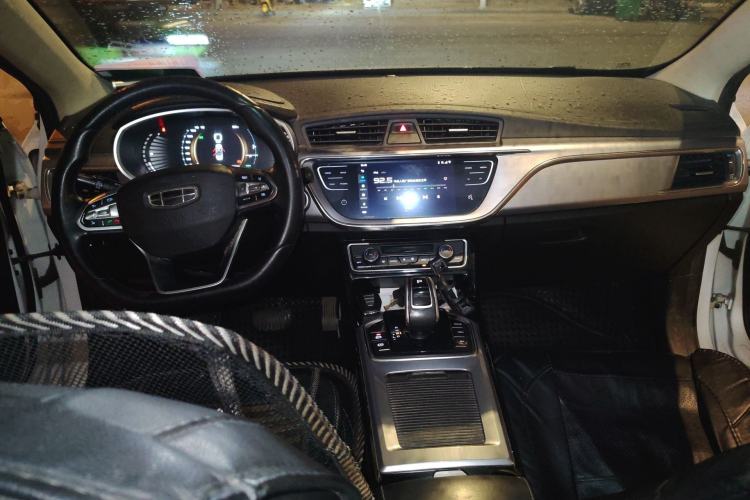 Used Geely Auto Emgrand GL New Energy 2019 1.5T DCT Zhiyue Model Center Console