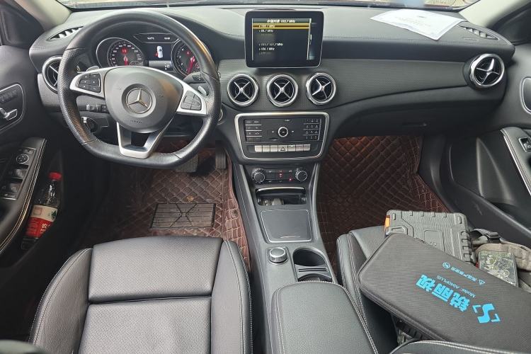 Used Mercedes-Benz GLA 2019 GLA 200 Fashion Model Center Console