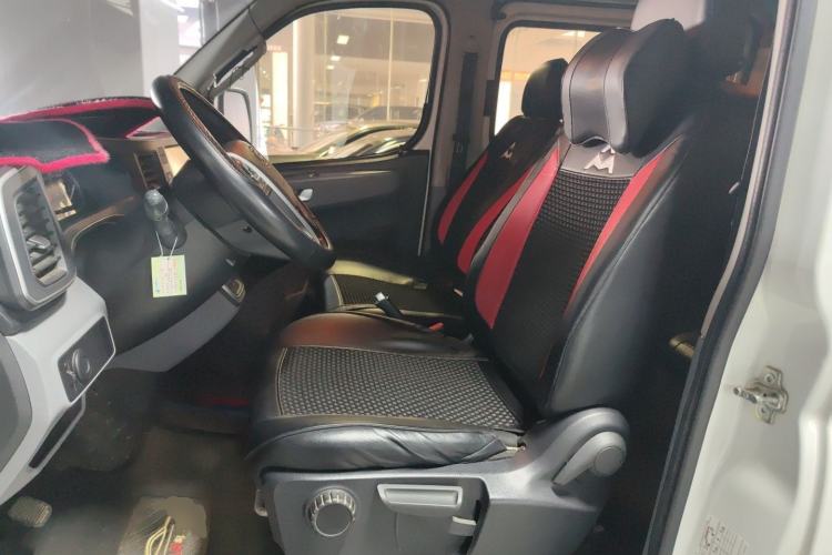 Used SAIC MAXUS Xintu V80 2023 2.0T Manual Classic Aoyuntong Long Wheelbase Mid-Height 6/7/8/9-Seater