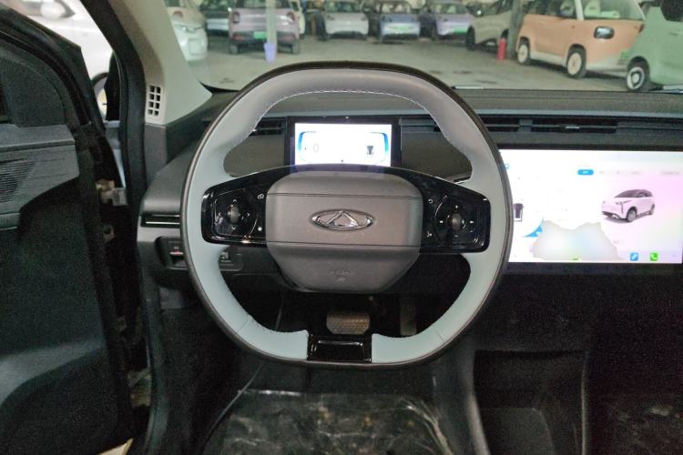 Used Chery New Energy Boundless Pro 2022 301km LingShou Edition Lithium Iron Phosphate Steering Wheel