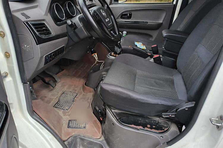 Used Dongfeng Yufeng EM26 2023 Standard Edition 41.472 kWh Henan Lithium Power Left Front Seat