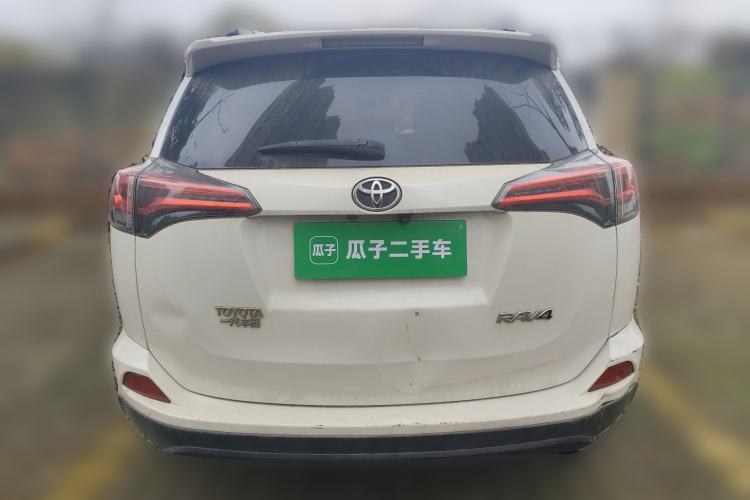 Used Toyota RAV4 2016 2.0L CVT Two-Wheel Drive Fashion Edition China V Standard
