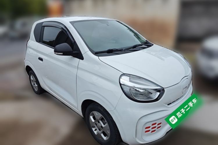 Used Roewe Clever 2021 302 km New Four-Seater Super-Efficient Version Front Right 45 Deg