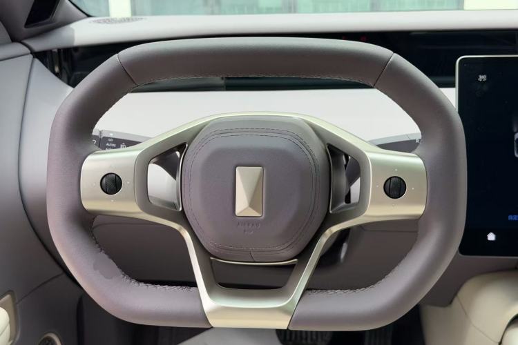 Used Avatr 06 2025 Pro Range-Extended Edition Steering Wheel