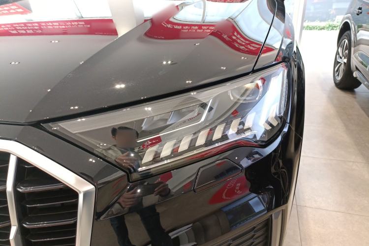 Used Audi Q7 2021 45 TFSI quattro S line Sport model Left Front Headlight