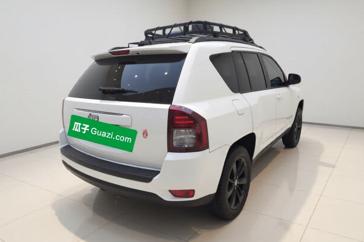 Used Jeep Compass 2014 2.0L two-wheel drive sport version
