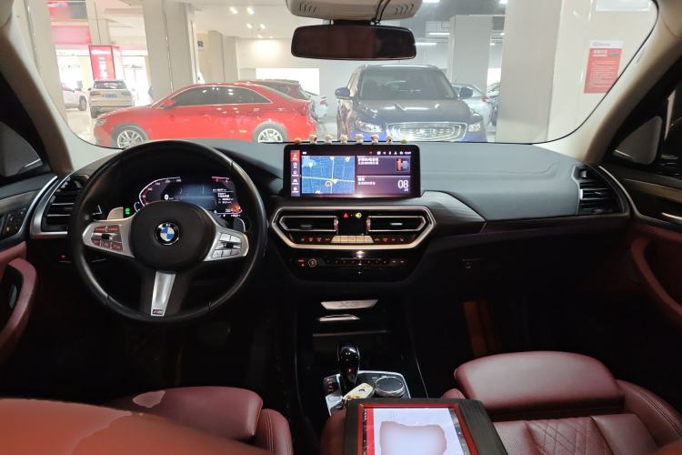 Used BMW X3 2022 Second Facelift xDrive30i Leading Edition M Night Sky Package Center Console