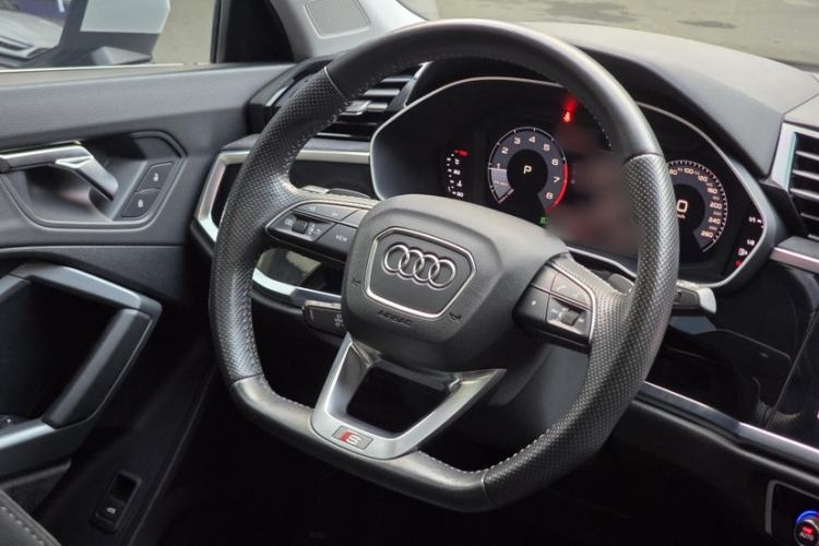 Used Audi Q3 Sportback 2020 40 TFSI Fashion Model Steering Wheel