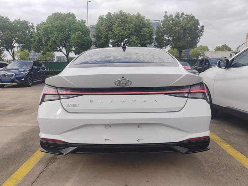 Used Hyundai Elantra 2022 1.5L CVT LUX Prestige Edition — 5
