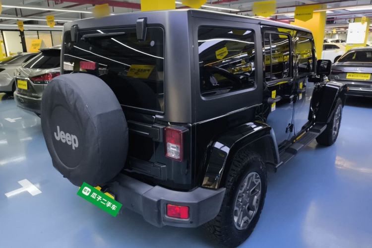 Used Jeep Wrangler 2015 3.0L Sahara Four-Door Comfort Edition
