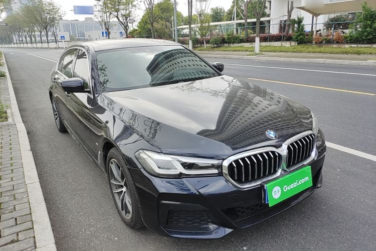 Used BMW 5 Series 2021 Facelifted 525Li M Sport Package Front Right 45 Deg