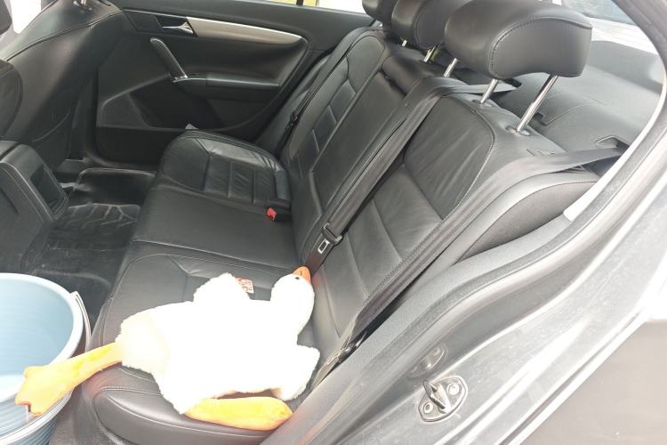 Used Volkswagen Lavida 2013 Restyled Classic 1.6L Manual Comfort Edition
